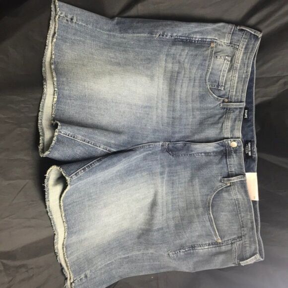 NYDJ Curves 360 Serein Blue Jean Shorts Size 26 Plus - Picture 5 of 9